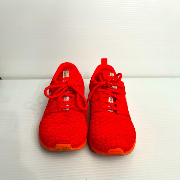 Nike Roshe Run Flyknit “Bright Crimson”. Size 6.5 - Picture 1 of 9